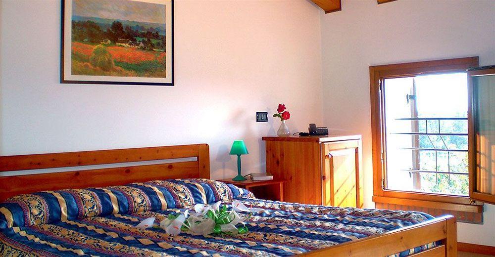 Bed and Breakfast Col Delle Rane Caerano Di San Marco Екстер'єр фото